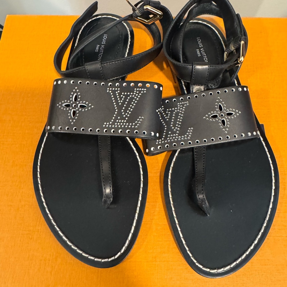 Authentic Louis Vuitton Horizon Women's Sandals.